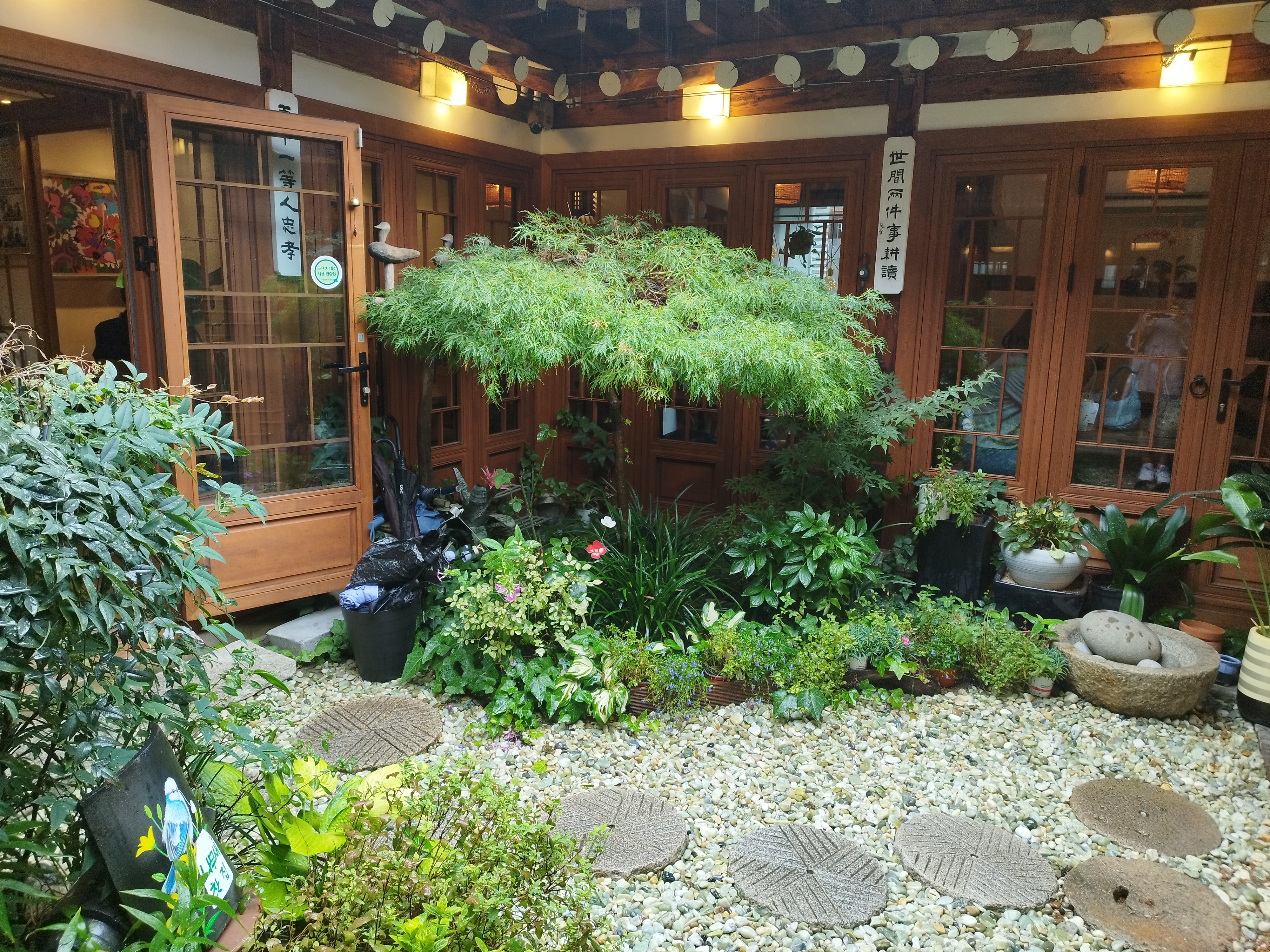 Ikseon-dong tea house